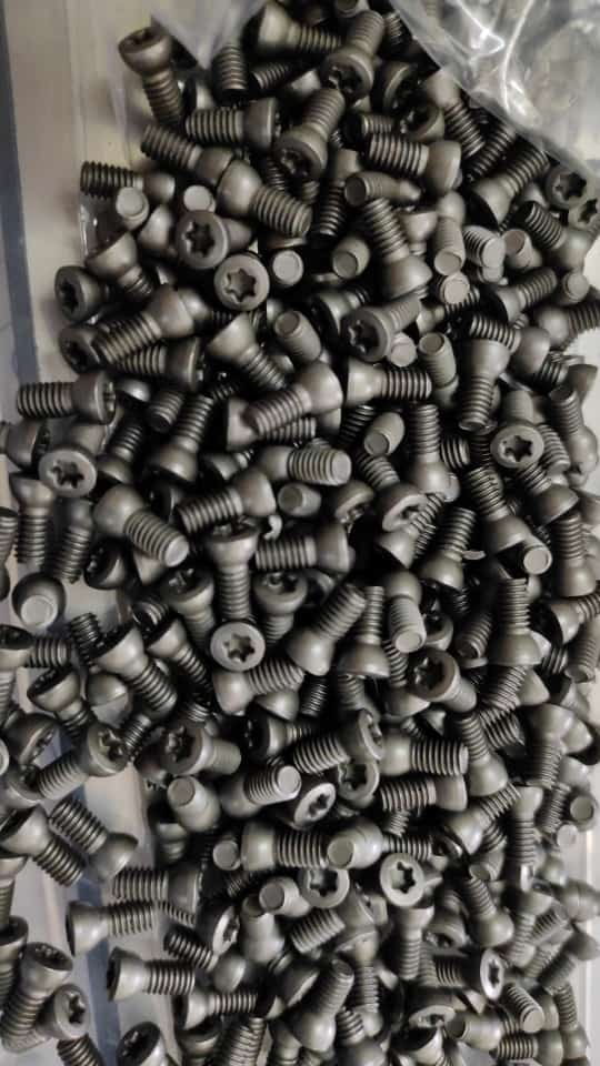 Replacement tool holder screws